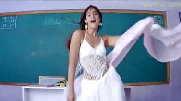 সোফিয়া বাংলাদেশী চোদাচুদির ভিডিও