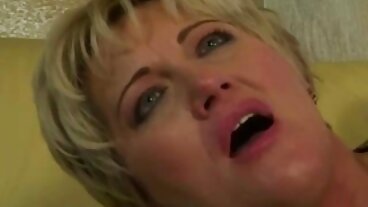 অপেশাদার দম্পতি জমিদারি মজা উপর ক্যামেরা নতুন বাংলা চোদা